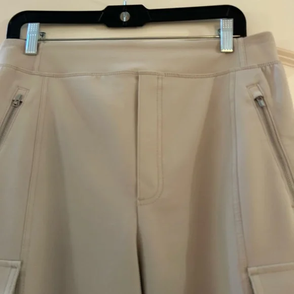 Athleta Endless High Rise Cargo Pant. Like new. Stretch. No wrinkles! Recycled. - Picture 5 of 15